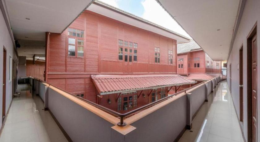 Oyo 1089 Baan Boran Hotel Bangkok Exterior photo