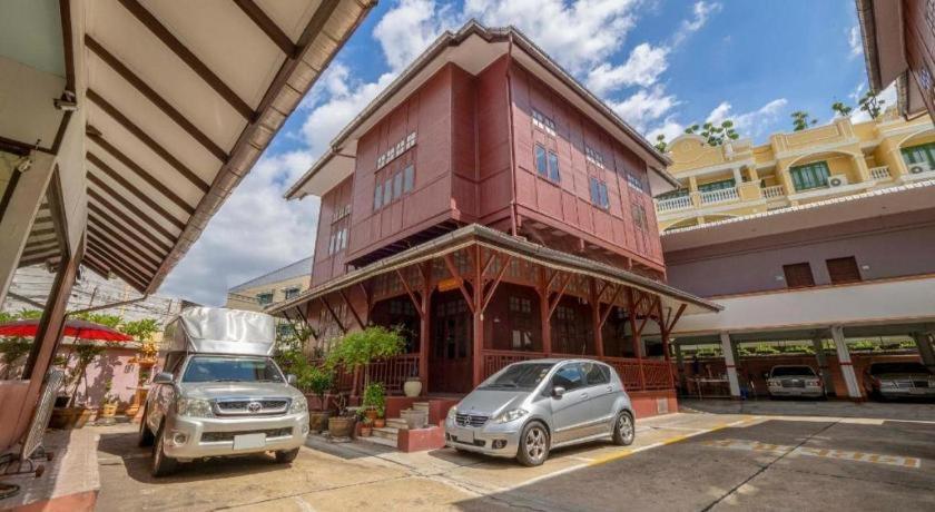 Oyo 1089 Baan Boran Hotel Bangkok Exterior photo