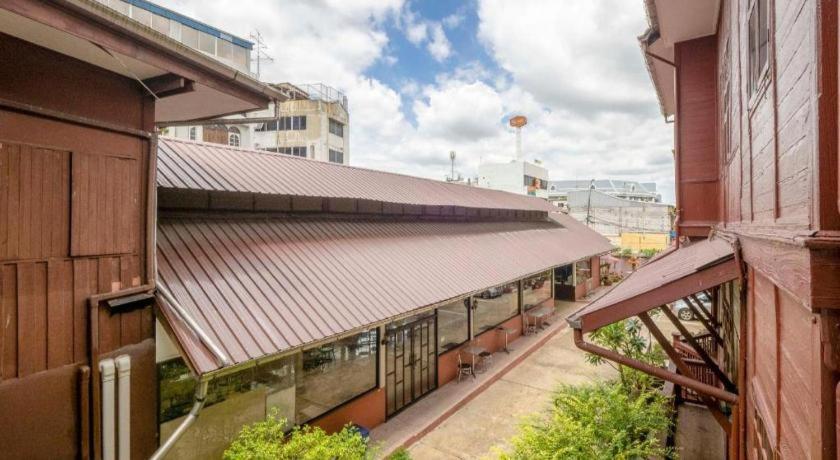 Oyo 1089 Baan Boran Hotel Bangkok Exterior photo